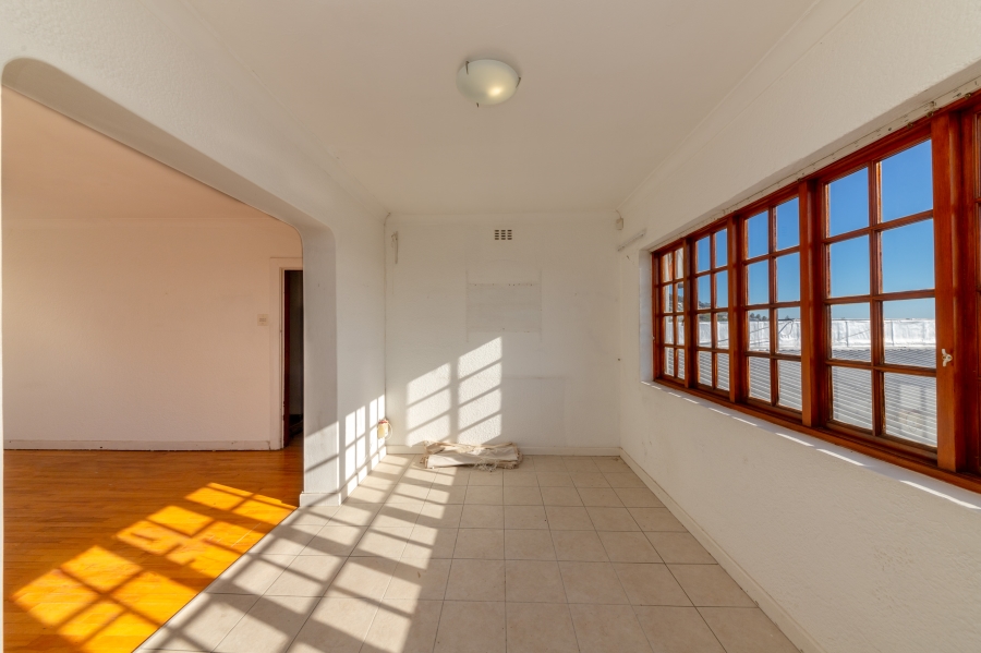 To Let 2 Bedroom Property for Rent in Sea Point Western Cape
